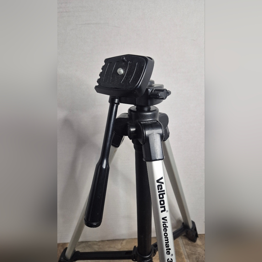 Videomate 300 Tripod Camera Stand Black Silver Adjustable Photography Tripod - Picture 2 of 8